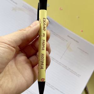 Lápiz escribo mi propia historia